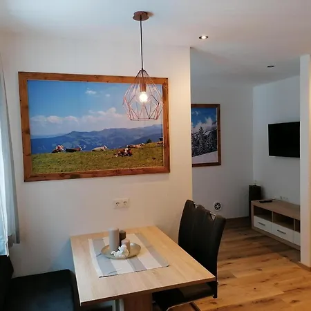 Holaus Appartement *